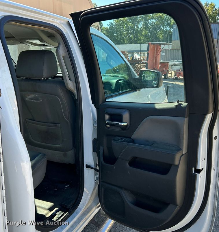 image for item NL9579 2015 Chevrolet Silverado 2500HD  Double Cab utility bed pickup truck