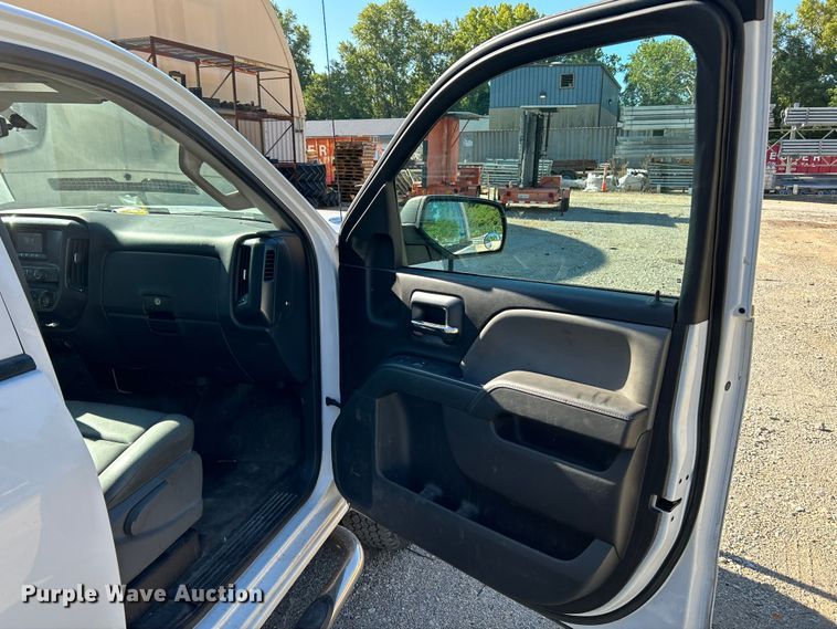 image for item NL9579 2015 Chevrolet Silverado 2500HD  Double Cab utility bed pickup truck