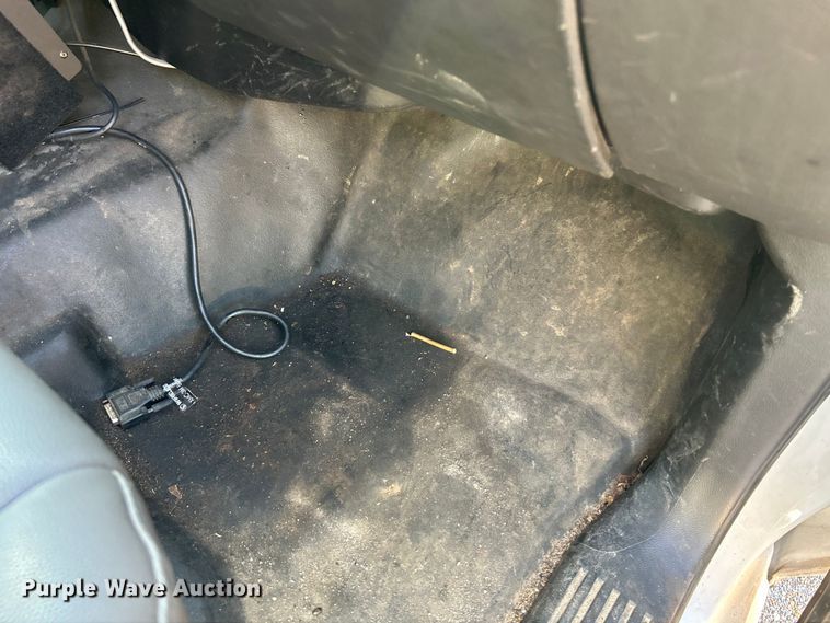 image for item NL9579 2015 Chevrolet Silverado 2500HD  Double Cab utility bed pickup truck