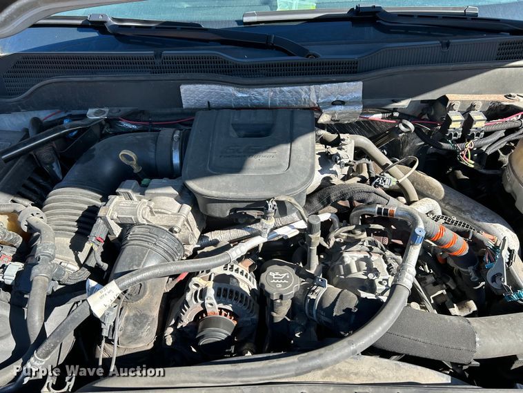 image for item NL9579 2015 Chevrolet Silverado 2500HD  Double Cab utility bed pickup truck