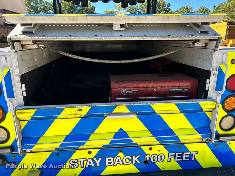 image for item NL9579 2015 Chevrolet Silverado 2500HD  Double Cab utility bed pickup truck