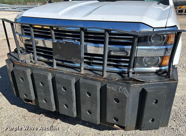 image for item NL9579 2015 Chevrolet Silverado 2500HD  Double Cab utility bed pickup truck