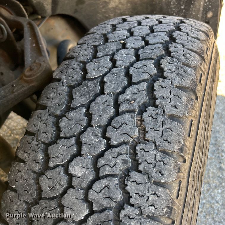 image for item NL9579 2015 Chevrolet Silverado 2500HD  Double Cab utility bed pickup truck