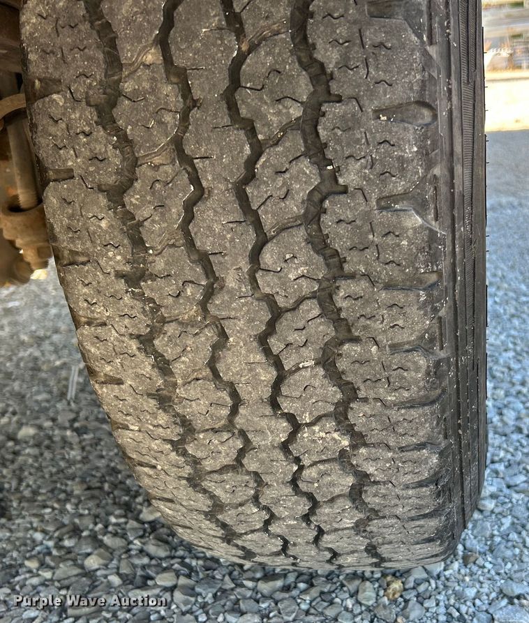 image for item NL9579 2015 Chevrolet Silverado 2500HD  Double Cab utility bed pickup truck