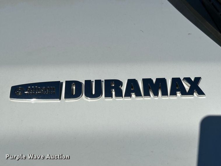 image for item NL9579 2015 Chevrolet Silverado 2500HD  Double Cab utility bed pickup truck