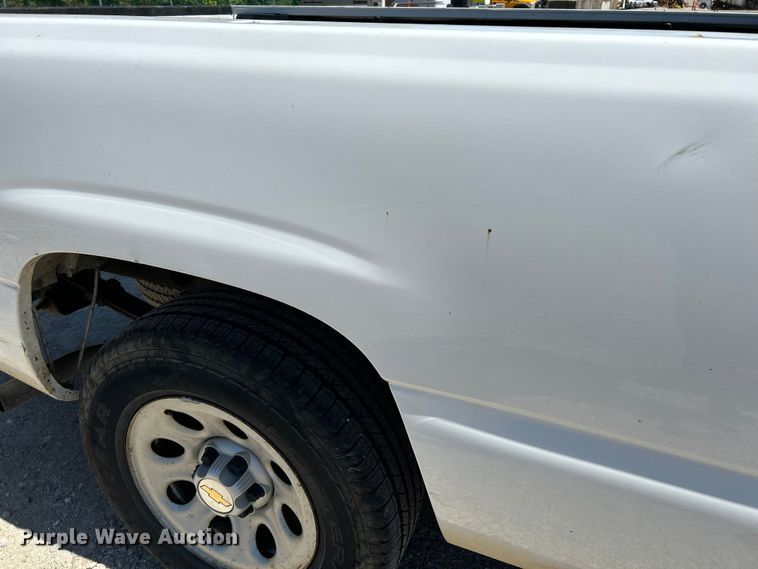 image for item NL9581 2005 Chevrolet Silverado 1500  pickup truck