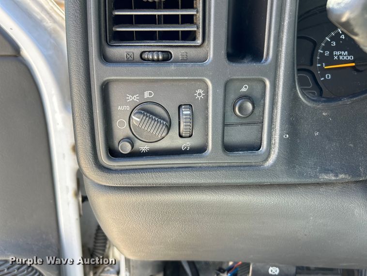 image for item NL9581 2005 Chevrolet Silverado 1500  pickup truck