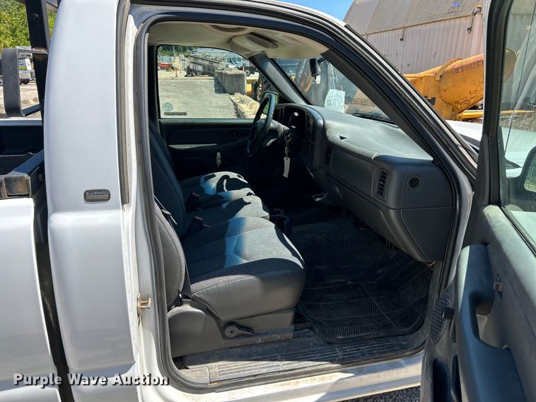 image for item NL9581 2005 Chevrolet Silverado 1500  pickup truck