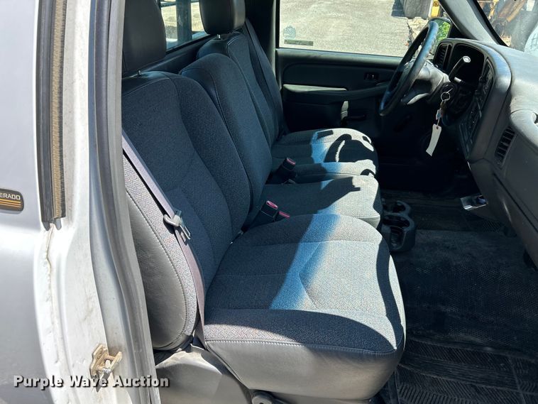 image for item NL9581 2005 Chevrolet Silverado 1500  pickup truck