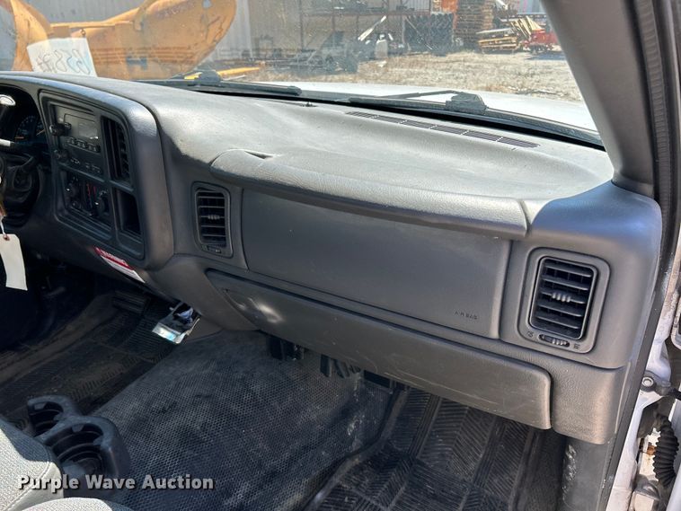 image for item NL9581 2005 Chevrolet Silverado 1500  pickup truck