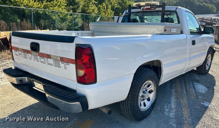 image for item NL9582 2005 Chevrolet Silverado 1500  pickup truck