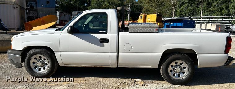 image for item NL9582 2005 Chevrolet Silverado 1500  pickup truck