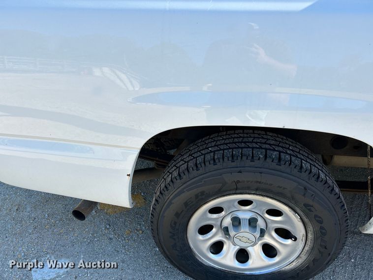 image for item NL9582 2005 Chevrolet Silverado 1500  pickup truck