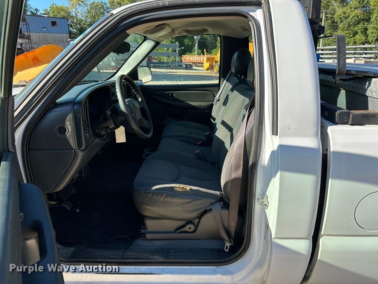 image for item NL9582 2005 Chevrolet Silverado 1500  pickup truck