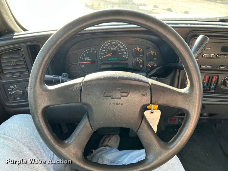 image for item NL9582 2005 Chevrolet Silverado 1500  pickup truck