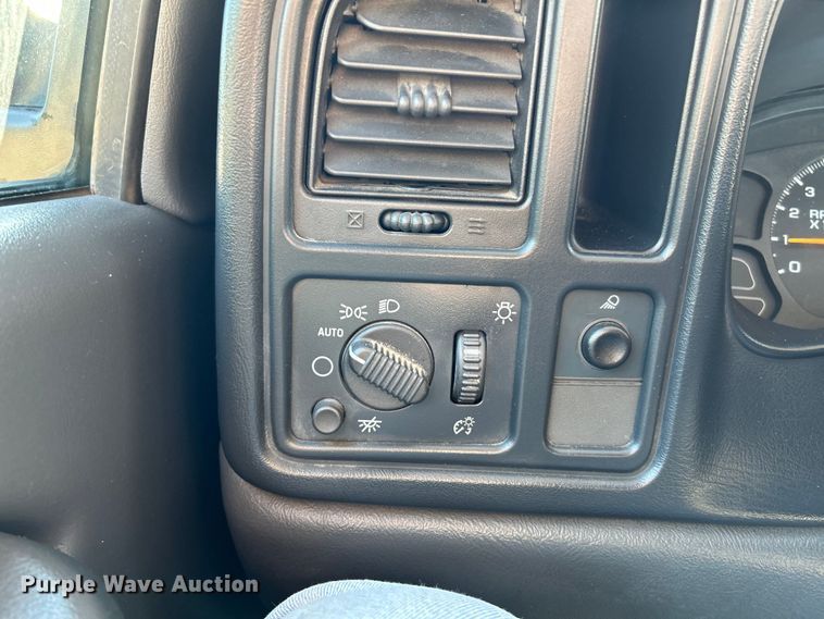 image for item NL9582 2005 Chevrolet Silverado 1500  pickup truck