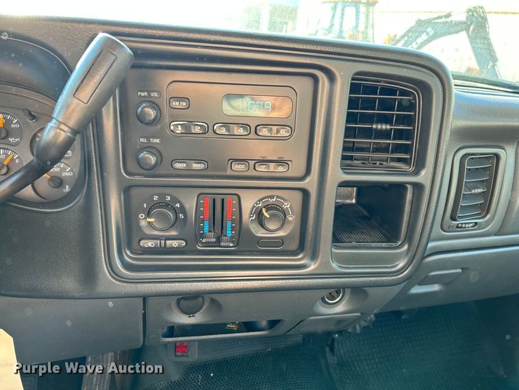 image for item NL9582 2005 Chevrolet Silverado 1500  pickup truck