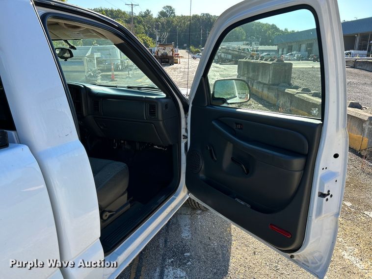 image for item NL9582 2005 Chevrolet Silverado 1500  pickup truck