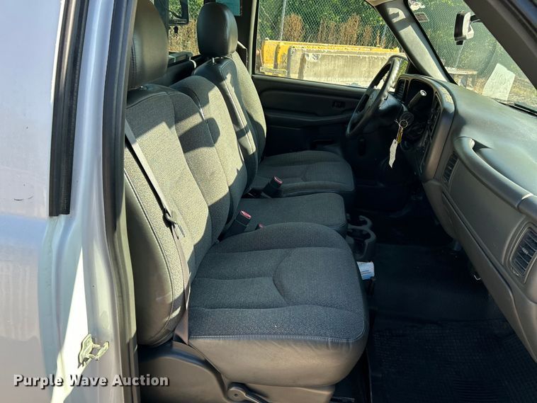 image for item NL9582 2005 Chevrolet Silverado 1500  pickup truck