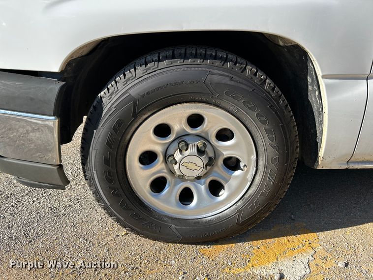image for item NL9582 2005 Chevrolet Silverado 1500  pickup truck