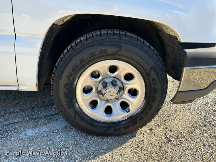 image for item NL9582 2005 Chevrolet Silverado 1500  pickup truck
