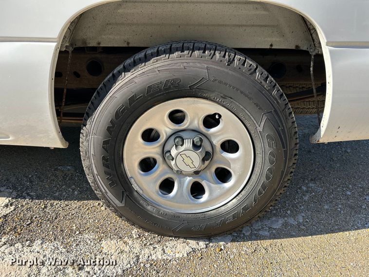 image for item NL9582 2005 Chevrolet Silverado 1500  pickup truck