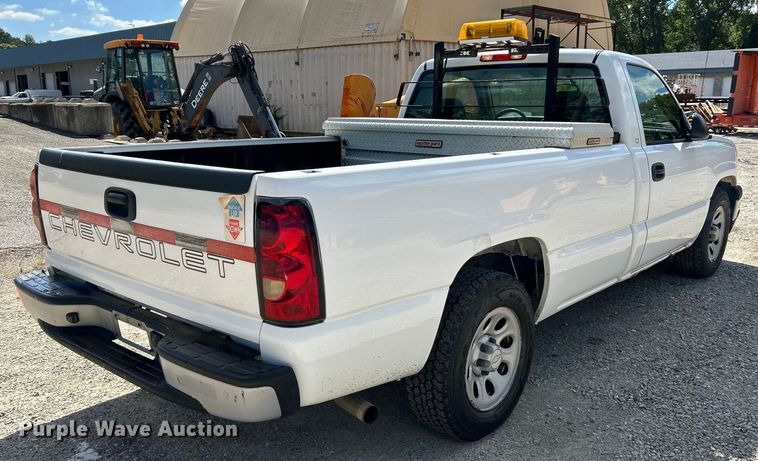 image for item NL9583 2005 Chevrolet Silverado 1500  pickup truck