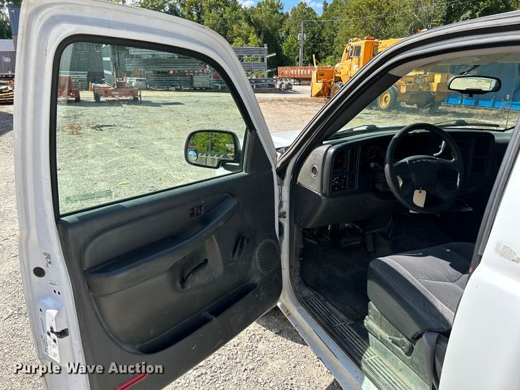 image for item NL9583 2005 Chevrolet Silverado 1500  pickup truck