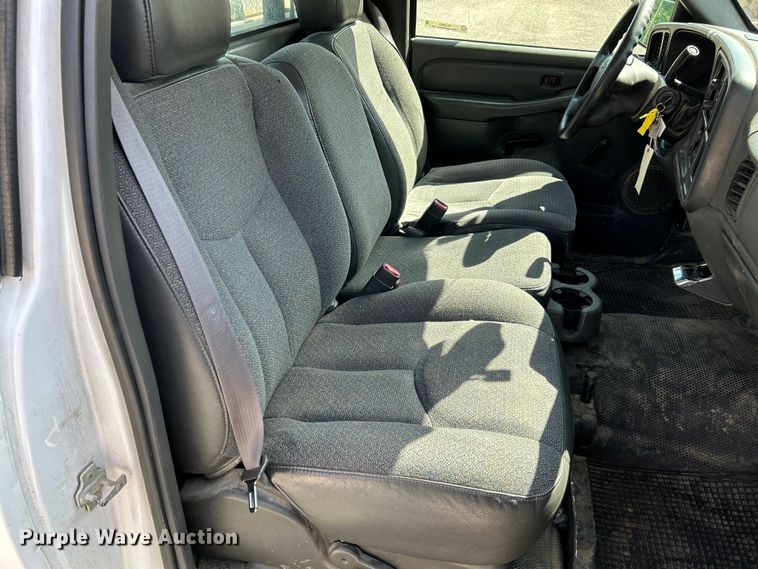 image for item NL9583 2005 Chevrolet Silverado 1500  pickup truck