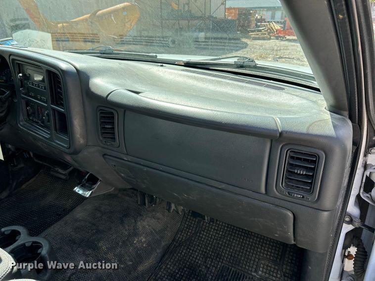 image for item NL9583 2005 Chevrolet Silverado 1500  pickup truck