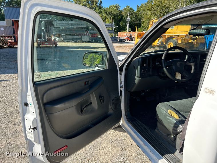 image for item NL9584 2005 Chevrolet Silverado 1500  pickup truck