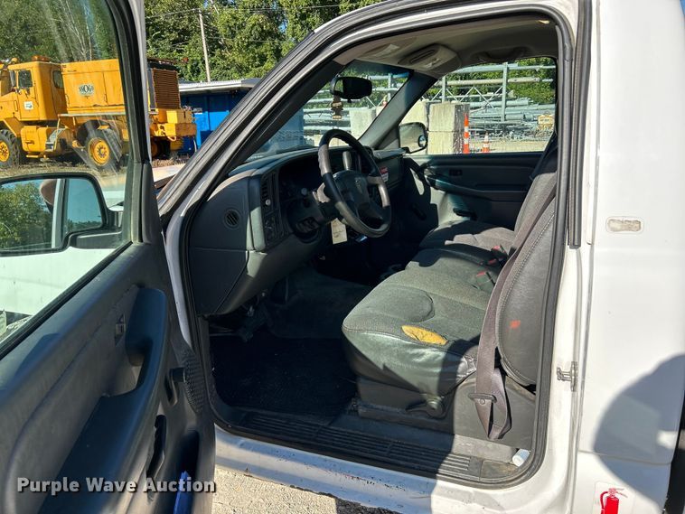 image for item NL9584 2005 Chevrolet Silverado 1500  pickup truck