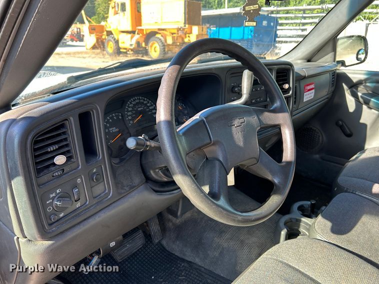 image for item NL9584 2005 Chevrolet Silverado 1500  pickup truck