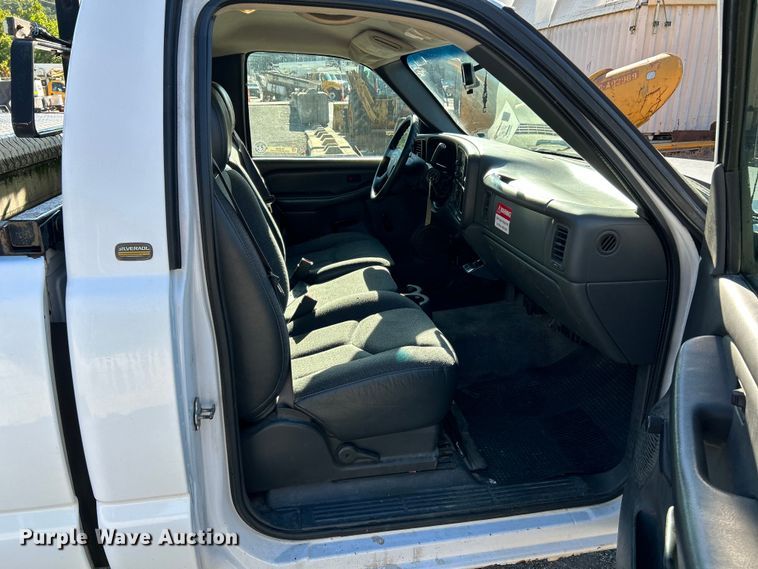 image for item NL9584 2005 Chevrolet Silverado 1500  pickup truck