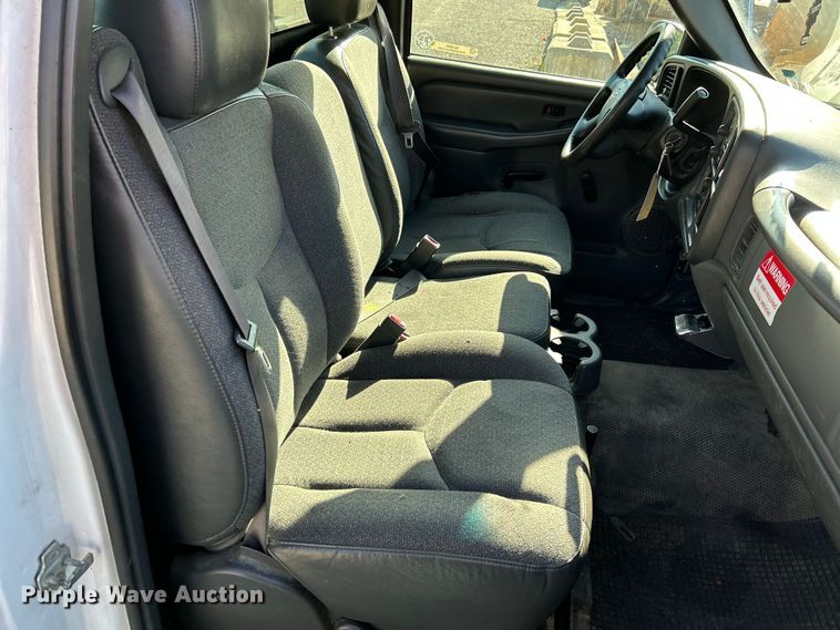 image for item NL9584 2005 Chevrolet Silverado 1500  pickup truck