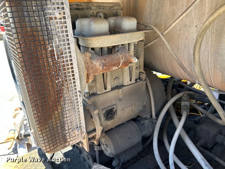 image for item NL9585 Voeller Mud-Jack H-200  concrete pump