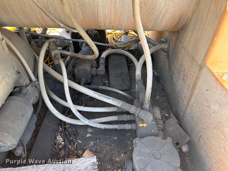 image for item NL9585 Voeller Mud-Jack H-200  concrete pump