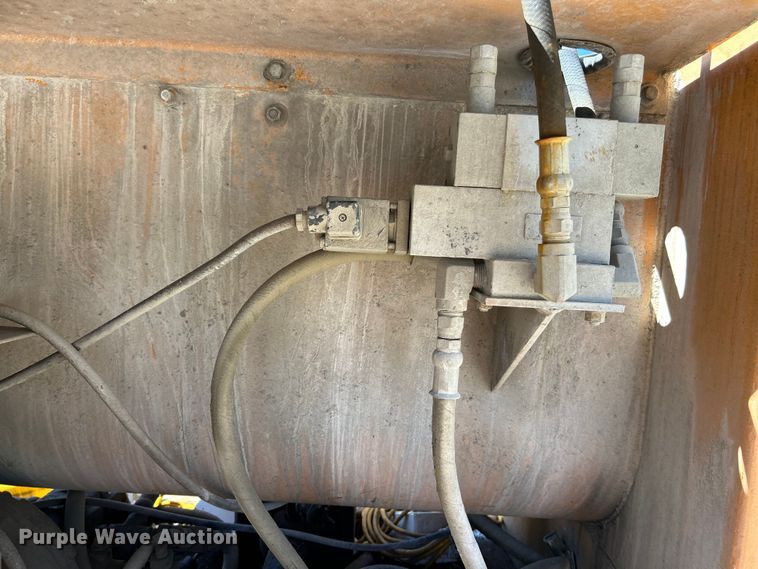 image for item NL9585 Voeller Mud-Jack H-200  concrete pump