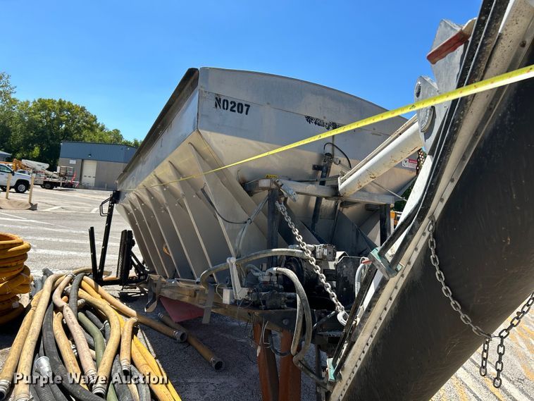 image for item NL9585 Voeller Mud-Jack H-200  concrete pump