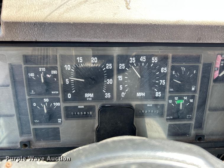 image for item NL9587 2001 International 4900  dump truck