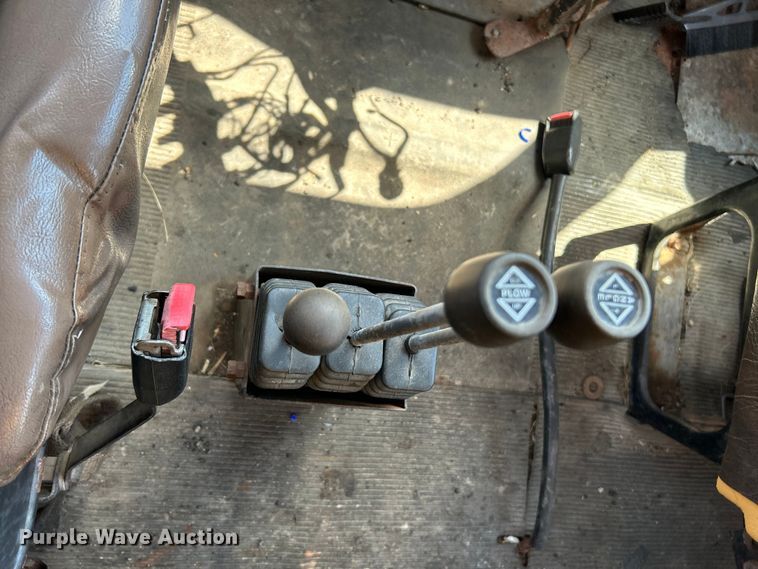 image for item NL9587 2001 International 4900  dump truck