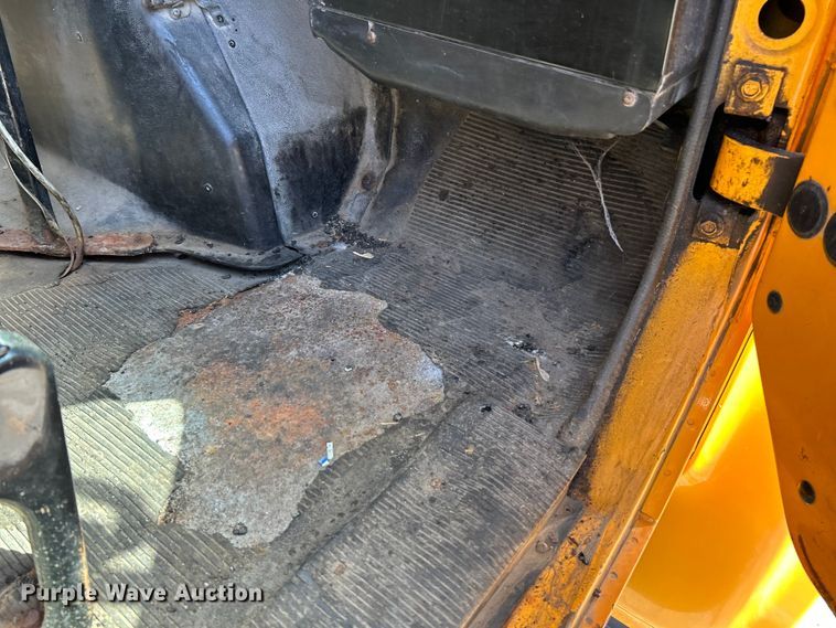 image for item NL9587 2001 International 4900  dump truck