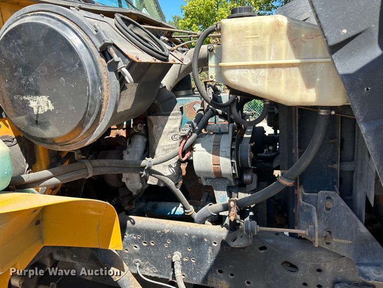 image for item NL9587 2001 International 4900  dump truck