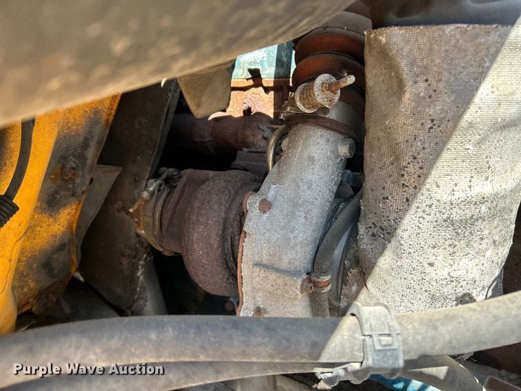 image for item NL9587 2001 International 4900  dump truck