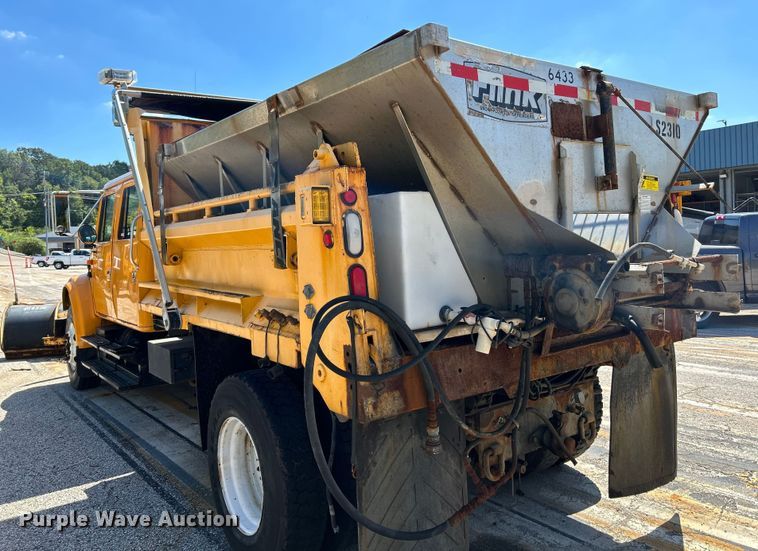 image for item NL9587 2001 International 4900  dump truck