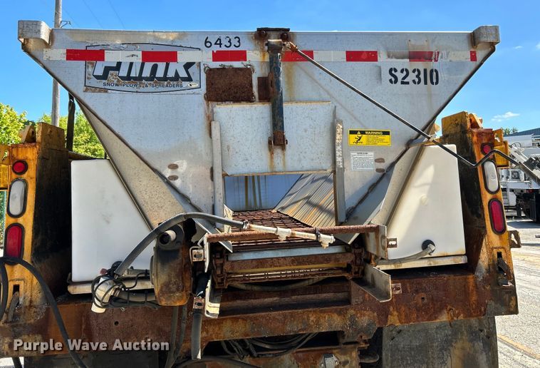 image for item NL9587 2001 International 4900  dump truck