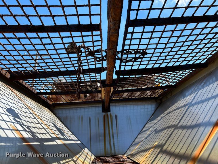 image for item NL9587 2001 International 4900  dump truck