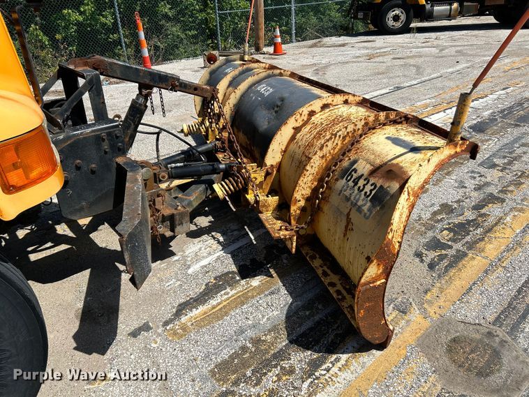 image for item NL9587 2001 International 4900  dump truck