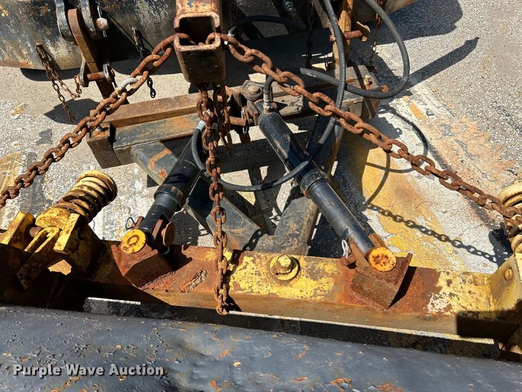 image for item NL9587 2001 International 4900  dump truck