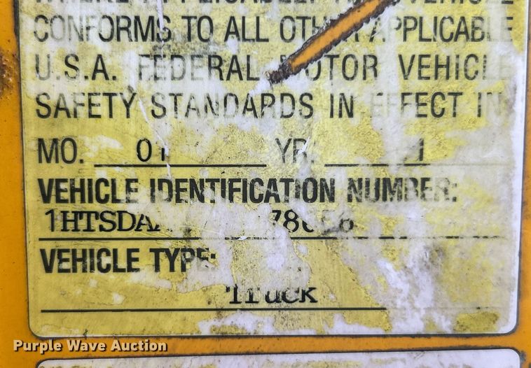 image for item NL9587 2001 International 4900  dump truck